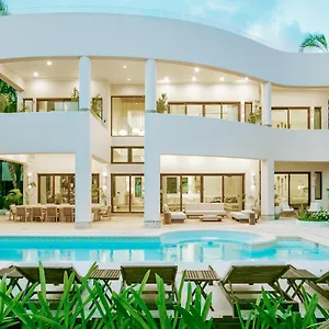 https://cenote-del-mar.allrivieramayahotels.com
